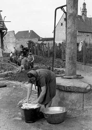 Dorfbrunnen, 1949